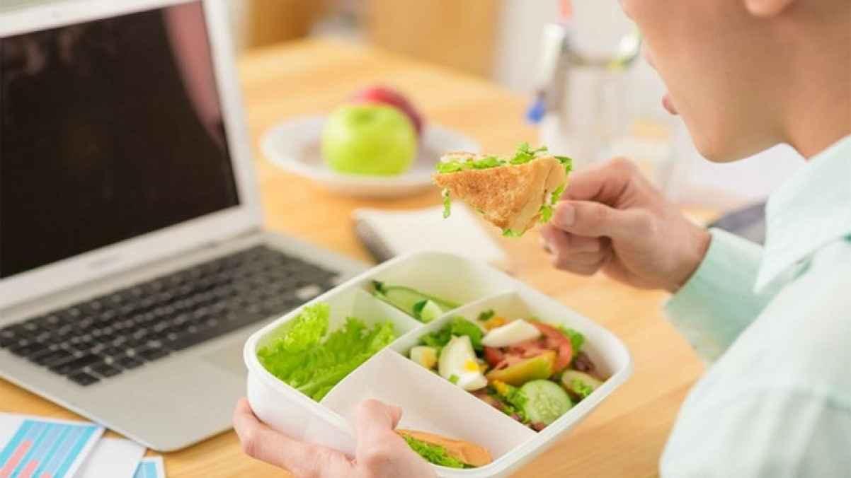 وجبات غذائية خفيفة مناسبة لـ لانش بوكس الموظف!