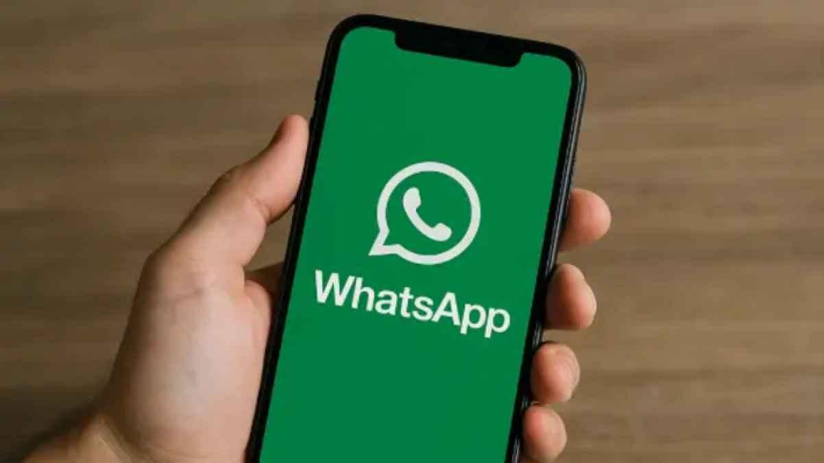 Under testing.. WhatsApp makes it easier to access old messages