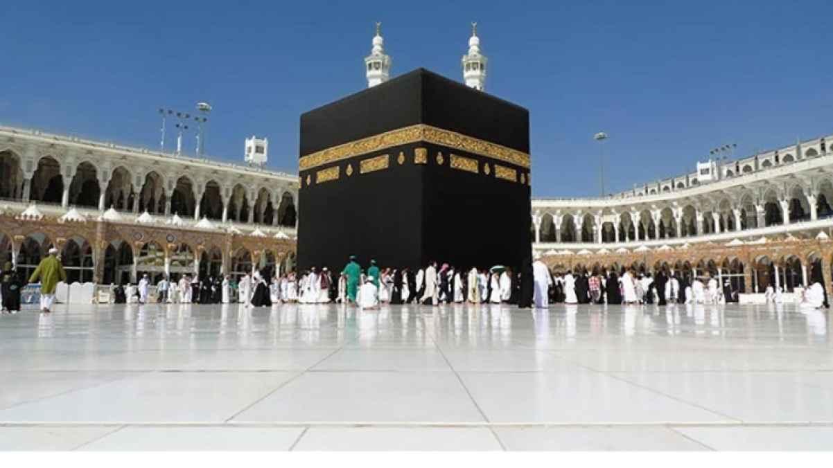 The Day of Arafah witnesses the phenomenon of the sun passing directly over the Holy Kaaba for the first time in 33 years