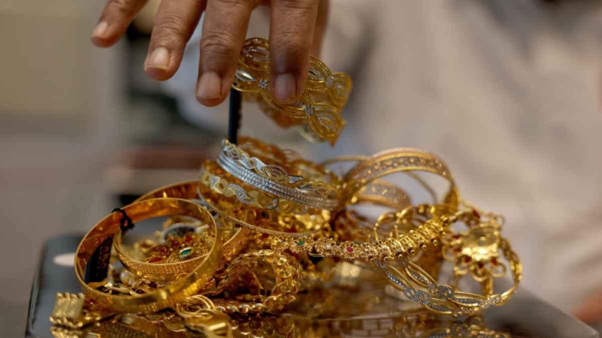 Gold prices in Jordan fell on Tuesday