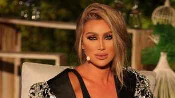 طائرة تجمع مايا دياب وماجدة الرومي.. صدفة- صورة