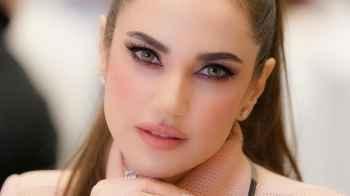 بعد أدائها مناسك العمرة.. درة تظهر بالحجاب وترجو رحمة الله- صور