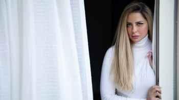 ريم مصطفى مع ولديها في أول ظهور علني لهما