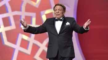 TOP : أشهر  5 فنانيين عرب جمعوا ثروة من عملهم الفني