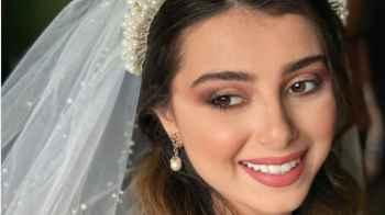 ماريتا الحلاني ترقص بالعكازة على أنغام ميريام فارس- فيديو
