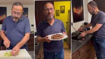 "اتحرقت ولا إيه".. أشرف عبد الباقي يقدم طريقة طهي الكبدة- فيديو