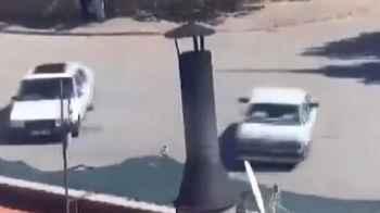سائقان تركيان باستعراض خطير بالسيارات.. وهكذا كانت النهاية!- فيديو