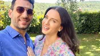 مراد يلدريم يخطف الأنظار بفيديو عفوي مع طفلته- فيديو