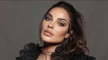 نادين نجيم في مقطع فيديو ترقص مع عجينة البيتزا- فيديو