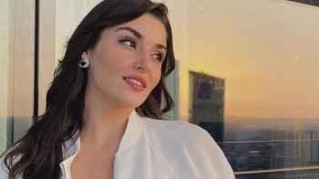 هاندا أرتشيل تثير الجدل بشأن زواجها من حبيبها - صورة