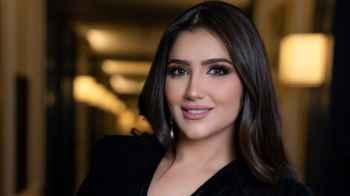 مي عمر تقضي عطلتها في الأردن وتخوض تجربة المنسف الأردني - فيديو