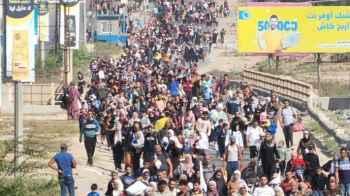 من شمال القطاع لجنوبه.. موجات النزوح لا تتوقف - فيديو