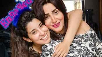وفاة أحد أفراد عائلة الفنانتين وفاء وأيتن عامر - صورة