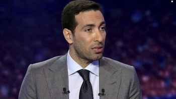 اللاعب أبو تريكة يعزي وائل الدحدوح بكلمات مؤثرة
