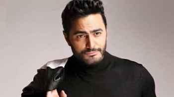 تامر حسني ينشر صورة برفقة ابنته "تاليا" من دبي