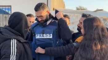 قرار مفاجئ لمعتز عزايزة: سأغادر القطاع - فيديو