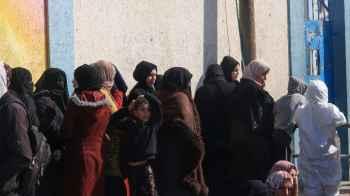 هنا القطاع .. الجوع والعطش لم يكسر ثبات النازحين