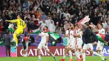عمر العبداللات للنشامى: "كل ذلك بفضل هزكم للملاعب!"