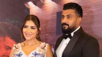 المخرج محمد سامي: "كل يوم بشوف حاجة غريبة جدا في البيت"- فيديو