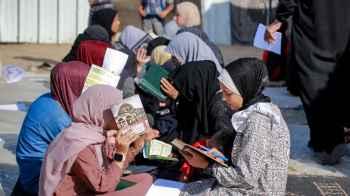 قلوب معلقة بذكر الله في القطاع
