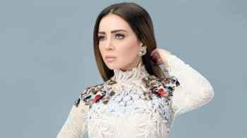 صدمة لعدم حضورها.. سبب غياب مي عز الدين عن جنازة والدتها