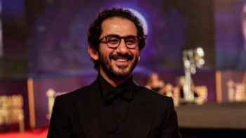هجوم واسع على الفنان أحمد حلمي بسبب "نكتة ارتجالية" ونجيب ساويرس يتدخل