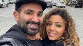 أحمد سعد يهدي زوجته سيارة فاخرة - فيديو