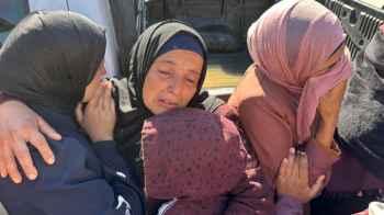 "قلوب تلفظ جروحا ودما".. مواصلة الإبــادة والقطاع يودع السعادة