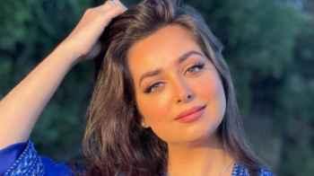 هبة مجدي تؤدي مناسك العمرة - صور