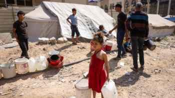 Here is Gaza... searching for lost water with a broken, aching heart