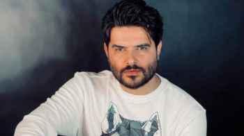 Nassif Zeytoun builds anticipation for his upcoming concert at Jerash Festival