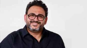 ?Akram Hosni storms out angrily from the filming set... What’s the story