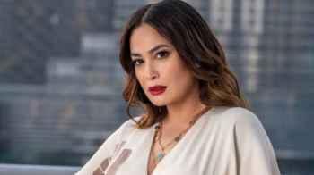 Death bereaves Hend Sabry of her mother