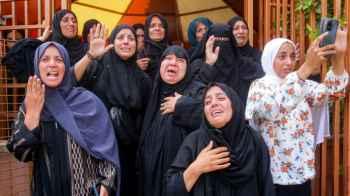 Gaza’s Women Between Mourning Clothes and Loved Ones’ Graves: The Farewell Never Ends