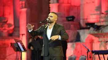 Joseph Attieh ignites the atmosphere at the South Stage with a large enthusiastic crowd