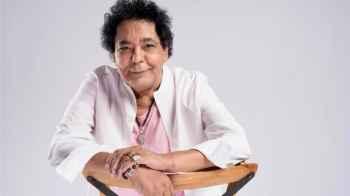 Mohamed Mounir Sends a Message to His Fans After Health Scare
