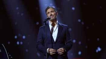 Kazem Al-Saher Delights His Fans at “Abadi Al-Johar Arena” Stage During Jeddah Season Concerts – Video