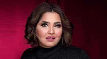 "Tears of Joy in Hail"  Haya Alshuaibi Receives Heartwarming Welcome with Gold and Flowers