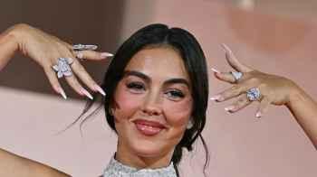 Georgina Rodríguez showcases her diamond engagement ring – Video