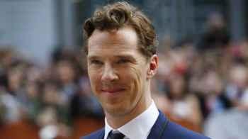 For Palestine” .. British star Benedict Cumberbatch recites a poem by Mahmoud Darwish – Video"
