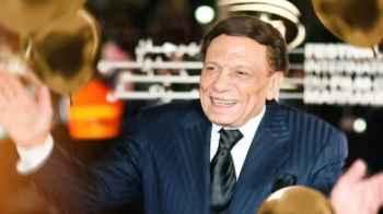 Adel Imam surprises everyone with his latest appearance in a warm look