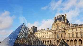 !Daylight heist at the heart of the Louvre