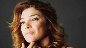 Nada Abu Farhat addresses her fans from the hospital