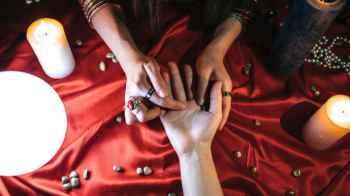 Because of a fortune-teller… woman accuses husband of cheating