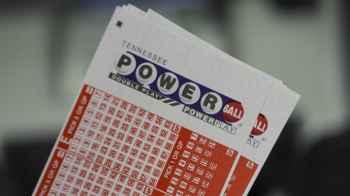 American woman wins huge lottery prize thanks to her sister