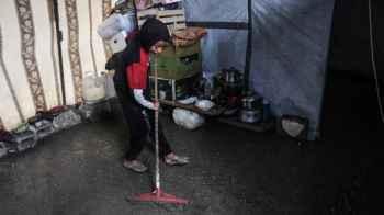 Gaza Under the Rain.. Cold Devours the Bodies and Tents Succumb to the Storm