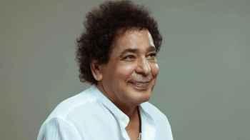 Mohamed Mounir awarded the Olympic "Collar of the Greats" – Photo