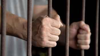 Two inmates escape prison using bed sheets