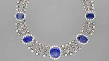 Recovery of a necklace inspired by a James Bond movie