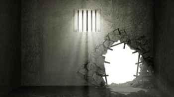 Two US prisoners escape after removing sections of a wall
